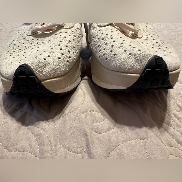 Nike. Size 8.5. Excellent condition - Picture 7 of 7